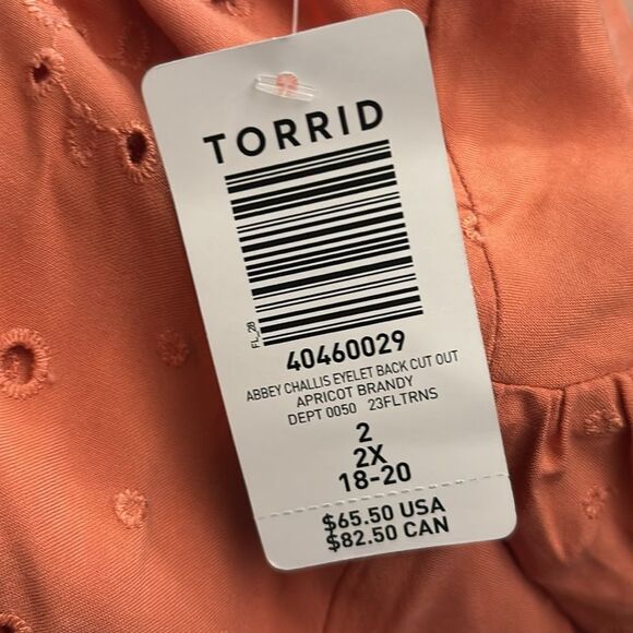 NWT New Torrid Coral Eyelet Crew Neck Cutout Open Back Blouse Top Size 2 - Picture 9 of 9